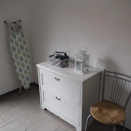 아파트 Strada House