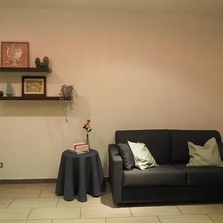 Strada House * 알바