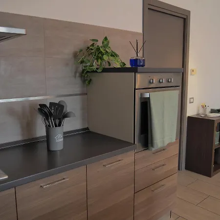 Strada House * 알바